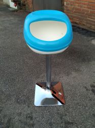 Магнезница на хромированной опоре