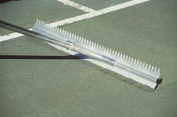 Ручная борона для грунта 30" Lute Scarifier 76,2 см