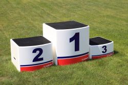 Пьедестал почета, стекловолокно, 3 отдельных платформы цилиндрической формы POLANIK WP-01