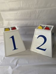 Стартовая тумба с номером дорожки и указателем фальстарта Стартовая тумба с номером дорожки и указателем фальстарта