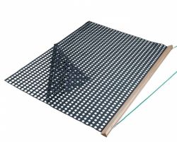 Разметалка для корта двойная мелкая 200х115 см (на деревянной рейке) Разметалка для корта двойная мелкая 200х115 см (на деревянной рейке)