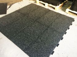 Резиновая плитка Regumond Sportplatten 30 мм (1х0,5 м), боковины Резиновая плитка Regumond Sportplatten 30 мм (1х0,5 м), боковины