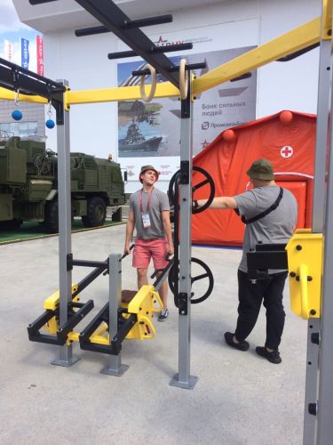 Уличная многофункциональная рама с интегрированными тренажерами FOREMAN FY-1902.6#7 Уличная многофункциональная рама с интегрированными тренажерами FOREMAN FY-1902.6#7