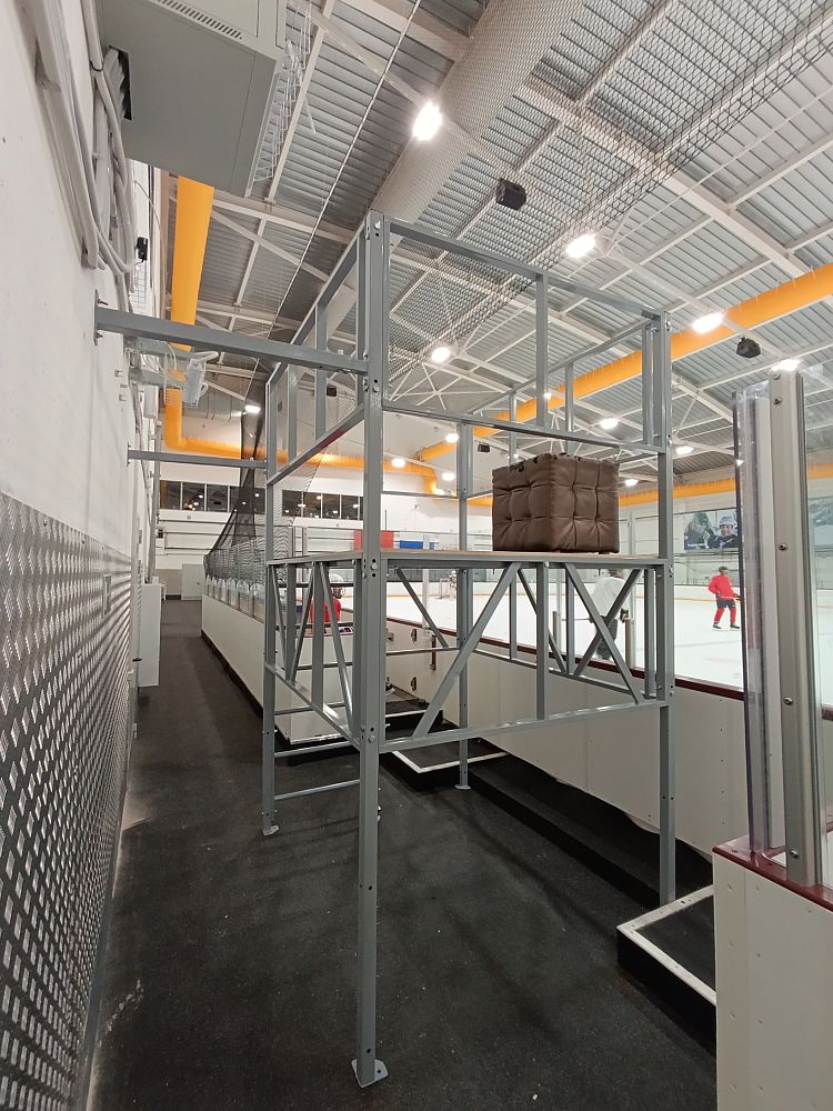 Арена «Сталкер» (ледовое поле) Арена «Сталкер» (ледовое поле)