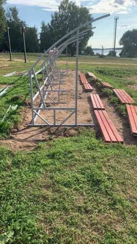 Скамейка для запасных игроков 10 м (на 20 человек, с навесом из поликарбоната) СТ-50#5 Скамейка для запасных игроков 10 м (на 20 человек, с навесом из поликарбоната) СТ-50#5