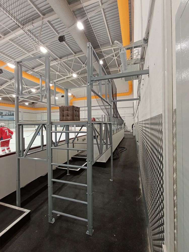 Арена «Сталкер» (ледовое поле) Арена «Сталкер» (ледовое поле)