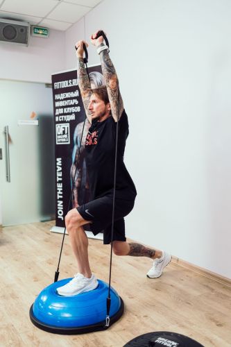 Полусфера гимнастическая Original FitTools R2 с эспандерами и насосом#4