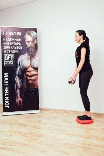Подушка балансировочная Original FitTools красная#6