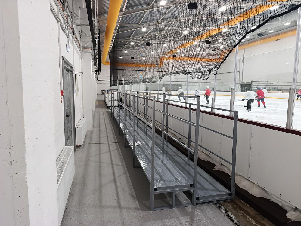 Арена «Сталкер» (ледовое поле) Арена «Сталкер» (ледовое поле)