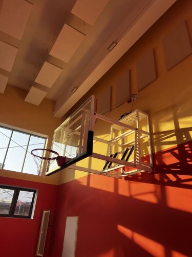 Щит баскетбольный со складной пристенной фермой на электроприводе (к-т: ферма, щит из закаленного стекла 10мм, протектор, аморт. кольцо, сетка) СТ-456#4