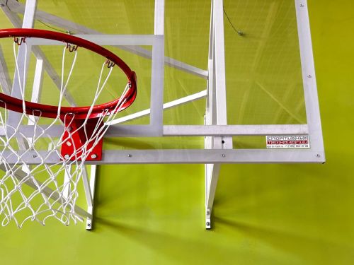 Щит баскетбольный игровой 1800х1050 из поликарбоната 10 мм (на раме) СТ-47#10