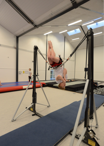 Сальтовая система для гимнастики