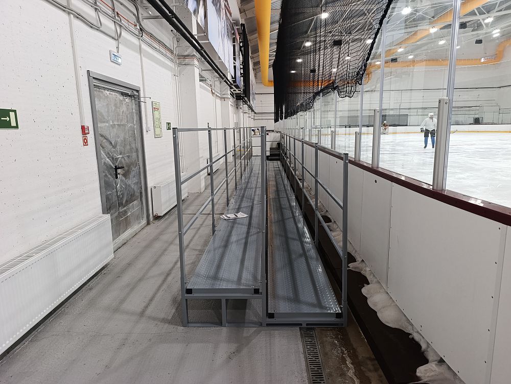 Арена «Сталкер» (ледовое поле) Арена «Сталкер» (ледовое поле)