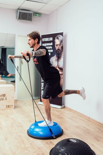 Полусфера гимнастическая Original FitTools R2 с эспандерами и насосом#3