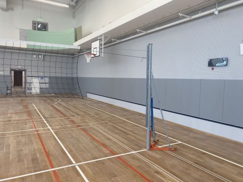 Стойки волейбольные, универсальные (волейбол, бадминтон, б. теннис) с механизмом натяжения, крепление к полу на закладных элементах СТ-305#7