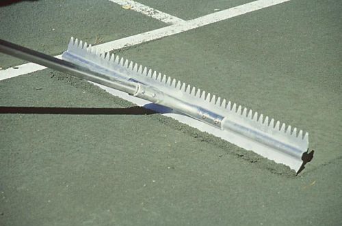 Ручная борона для грунта 30" Lute Scarifier 76,2 см