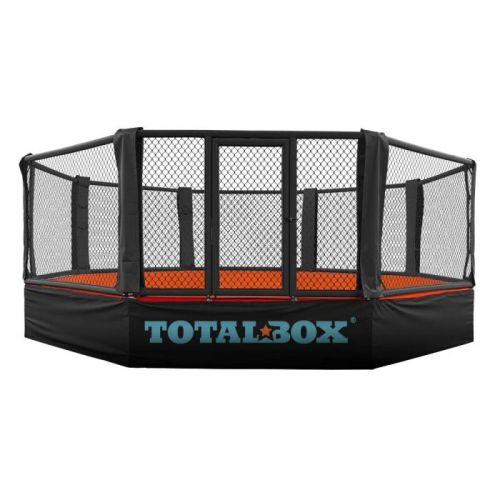 Восьмиугольный ринг MMA TOTALBOX OKT6-05 на помосте d=6 м (высота помоста 0,5 м) Восьмиугольный ринг MMA TOTALBOX OKT6-05 на помосте d=6 м (высота помоста 0,5 м)