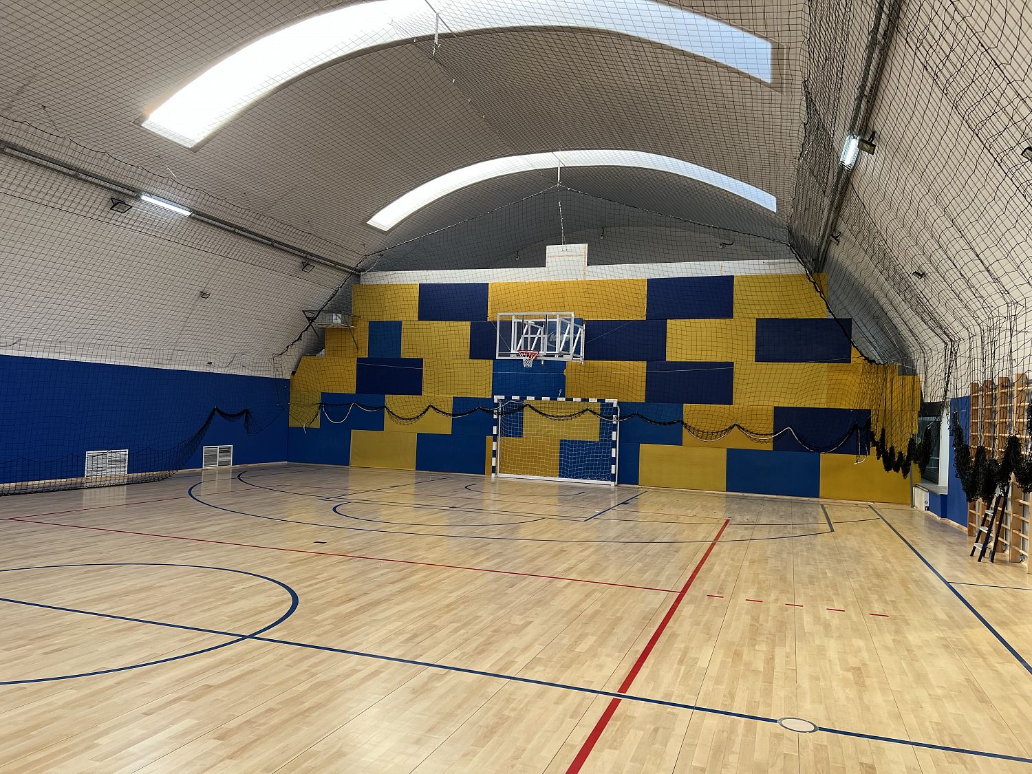 Универсальная спортивная площадка Спорт Ангар