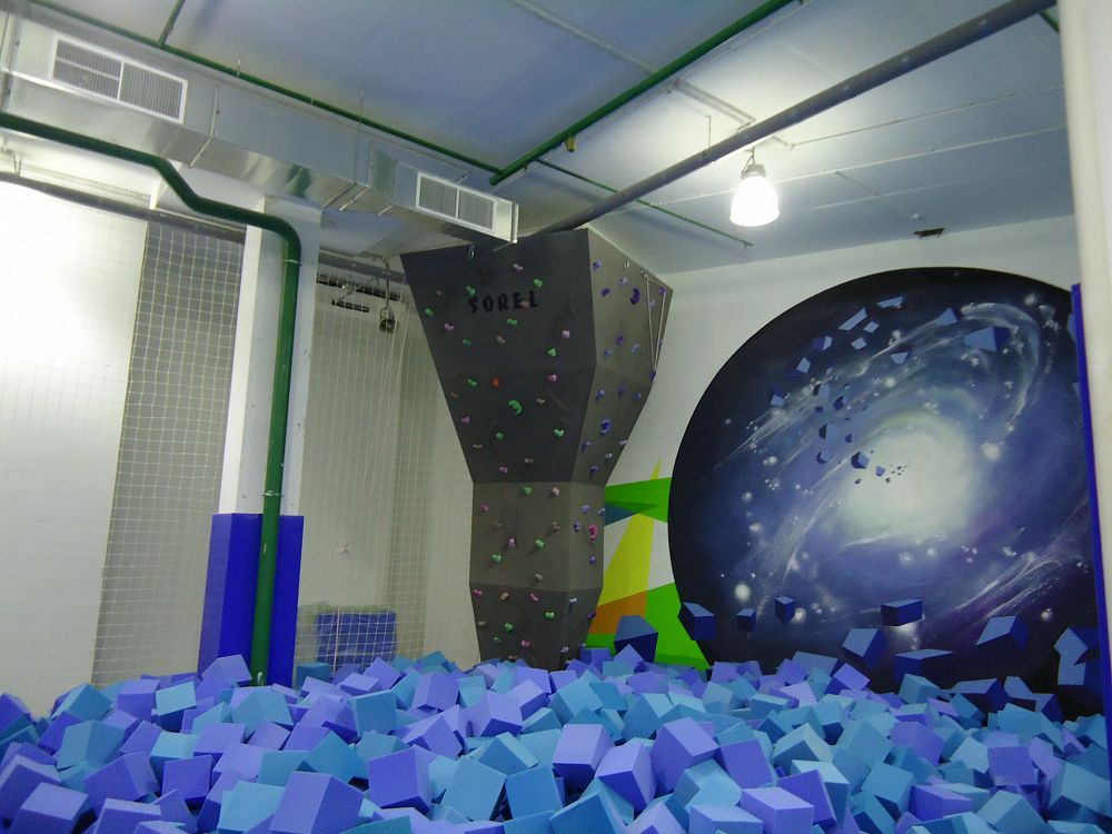 Батутный центр "Невесомость", г. Москва Батутный центр "Невесомость", г. Москва