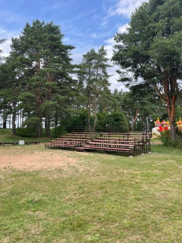 Трибуна сборно-разборная 6-ти рядная на 100 мест (с деревянными скамейками) СТ-209#3 Трибуна сборно-разборная 6-ти рядная на 100 мест (с деревянными скамейками) СТ-209#3