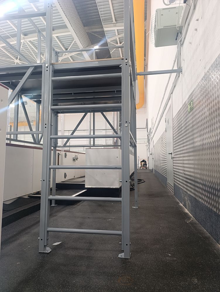 Арена «Сталкер» (ледовое поле) Арена «Сталкер» (ледовое поле)