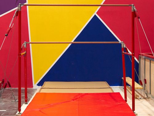 Брусья гимнастические женские Олимпийские профессиональные (фибергласовые жерди)