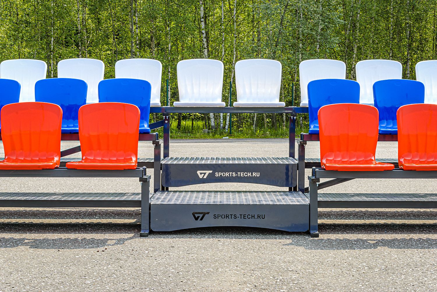 Мы рады представить вам обновленную линейку трибун для зрителей!