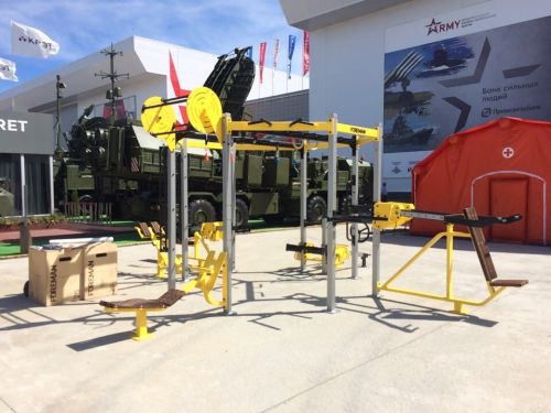 Уличная многофункциональная рама с интегрированными тренажерами FOREMAN FY-1902.6#3 Уличная многофункциональная рама с интегрированными тренажерами FOREMAN FY-1902.6#3